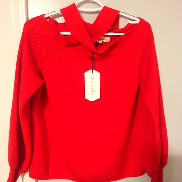 𝗥𝗘𝗗 𝗛𝗢𝗧 𝗛𝗔𝗟𝗧𝗘𝗥  OFF-THE-SHOULDER KNIT SWEATER - Picture 2 of 5